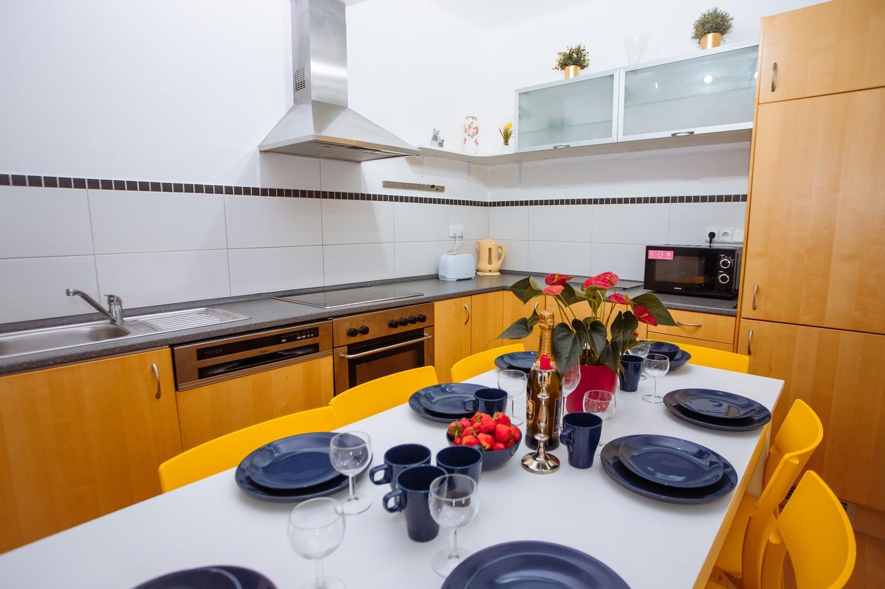 Beautiful Apartment In Central Residence Praha Bagian luar foto