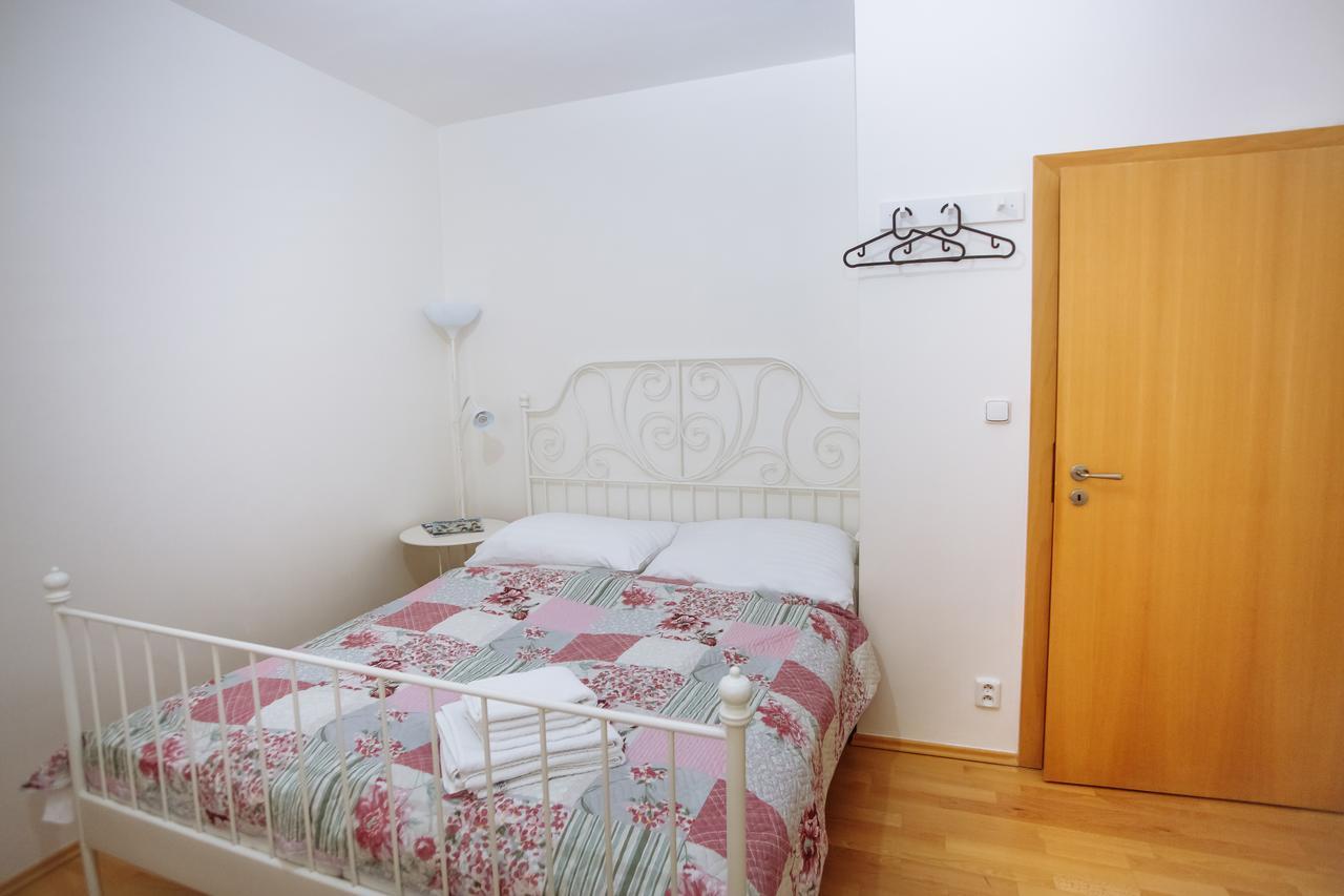 Beautiful Apartment In Central Residence Praha Bagian luar foto
